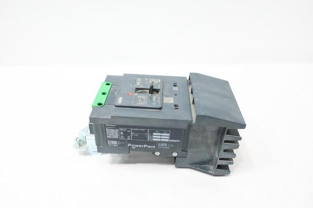 SQUARE D BDA34030Y MOLDED CASE CIRCUIT BREAKER 3P 30A
