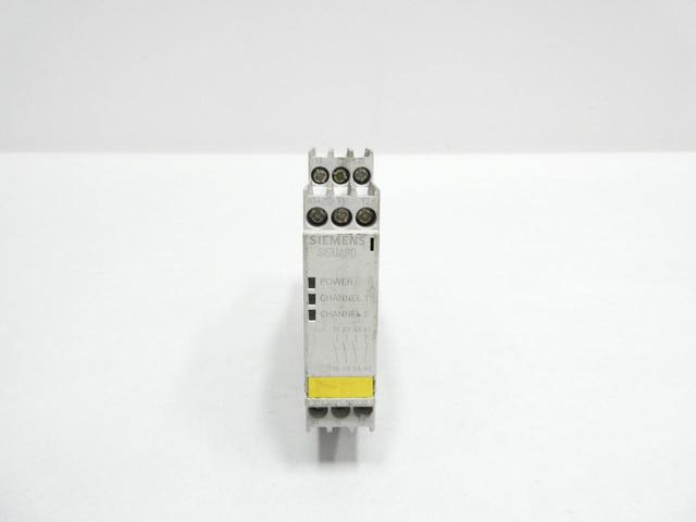 SIEMENS 3TK2821-1CB30 SIGUARD SAFETY RELAY 24V-AC/DC