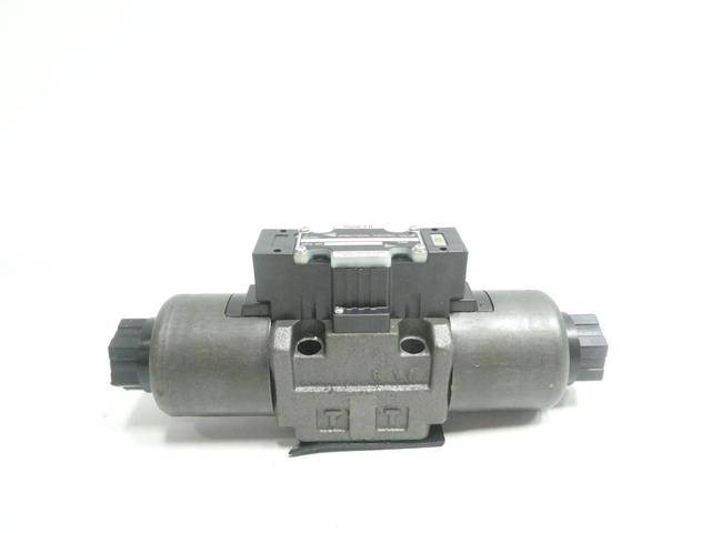NACHI SS-G03-C6-R-D2 22 HYDRAULIC DIRECTIONAL CONTROL VALVE