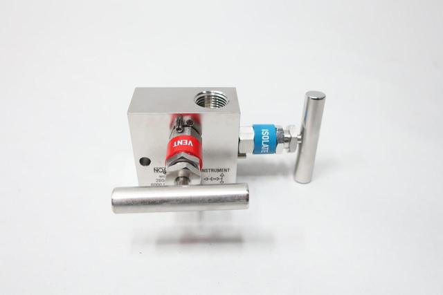 NOSHOK 2604-FFS-P2 2-VALVE MANIFOLD