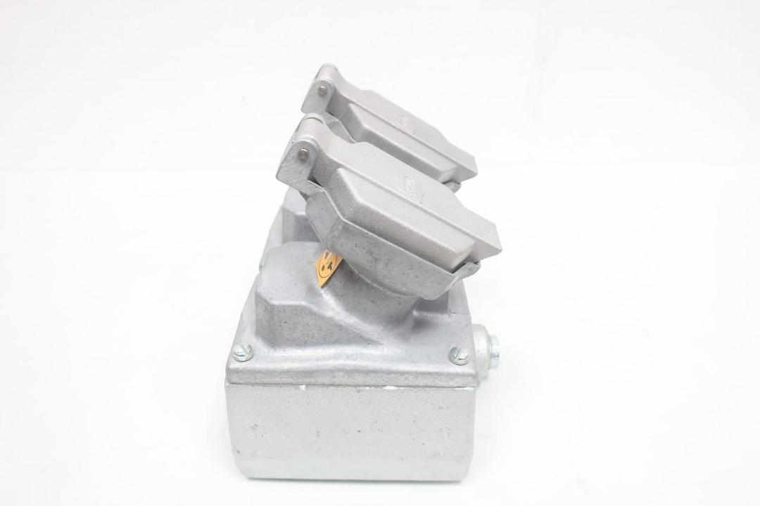 CROUSE HINDS ENR12201 ARK-GARD DELAYED ACTION CIRCUIT BREAKING RECEPTACLE 1/2IN