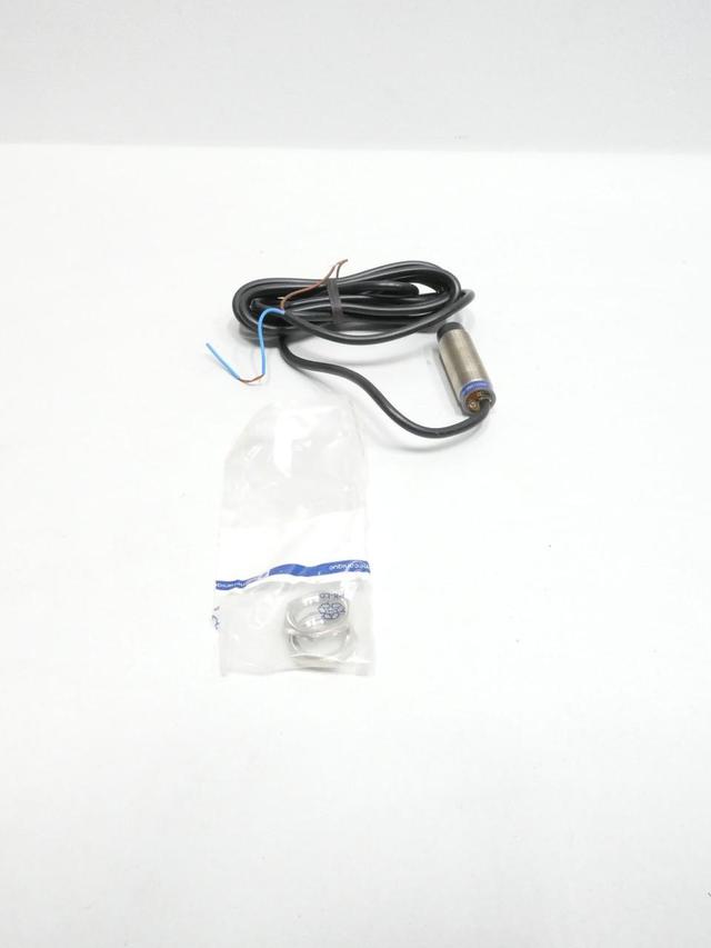 TELEMECANIQUE XS2-M18MA230H4 PROXIMITY SWITCH 24-240V-AC 24-240V-DC