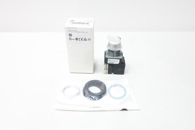 ALLEN BRADLEY 800T-2HWH17KB6AX 2 POS ILLUMINATED SELECTOR SWITCH 12-130V-AC/DC