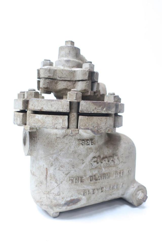 CLARK 32B IRON THREADED STEAM TRAP 1IN