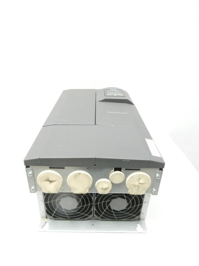 SIEMENS 6SE6440-2AD31-5DA1 MICROMASTER 440 INVERTER 0-650HZ 0-480V-AC 15KW