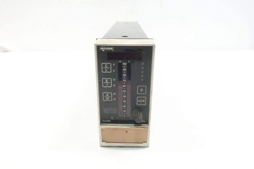 MOORE 15738-120 DIGITAL SINGLE LOOP CONTROLLER