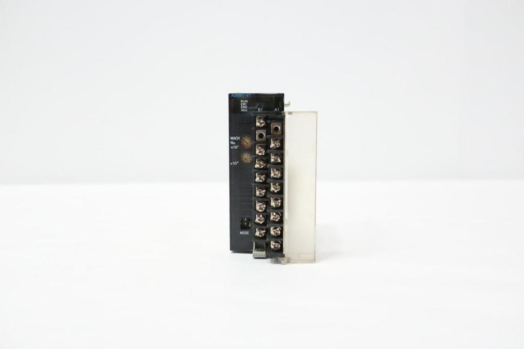 OMRON CJ1W-AD081-V1 ANALOG INPUT MODULE