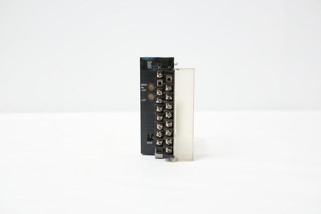 OMRON CJ1W-AD081-V1 ANALOG INPUT MODULE