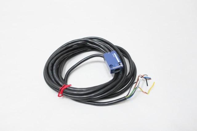 TELEMECANIQUE ZCMD21 LIMIT SWITCH 240V-AC