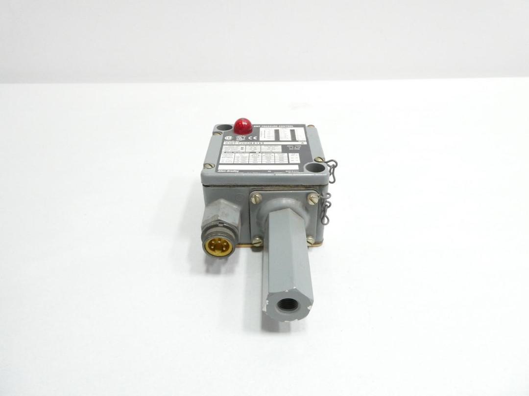 ALLEN BRADLEY 836T-T262JX81X9 PRESSURE SWITCH 0-250PSI 120-600V-AC