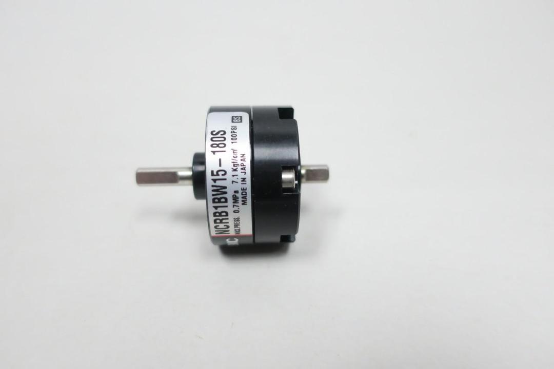 SMC NCRB1BW15-180S PNEUMATIC ROTARY ACTUATOR 0.7MPA