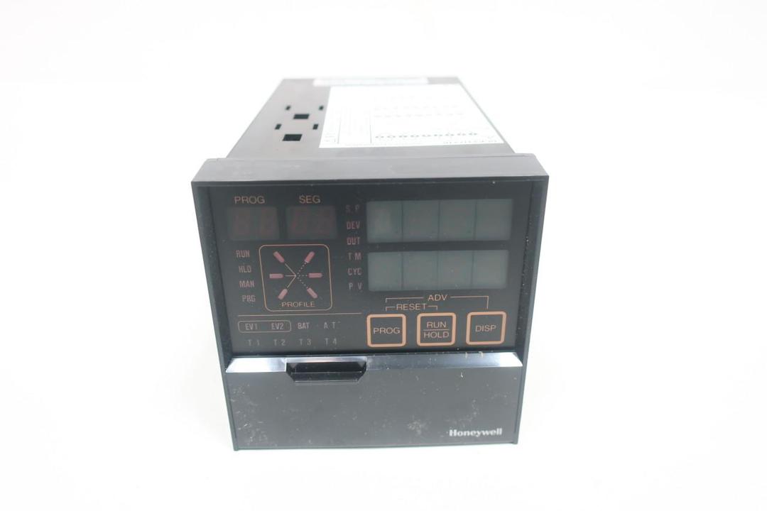 YAMATAKE DCP2160DK09E00300 TEMPERATURE CONTROLLER