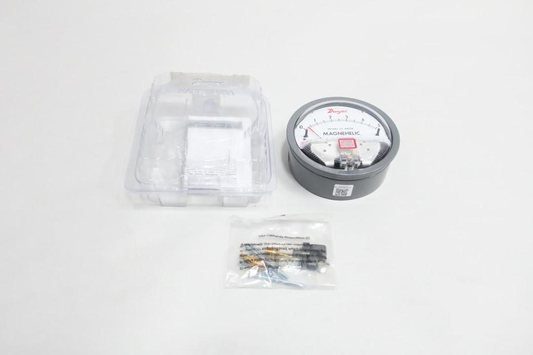 DWYER 102007-00 MAGNEHELIC PRESSURE GAUGE 0-5IN-H2O
