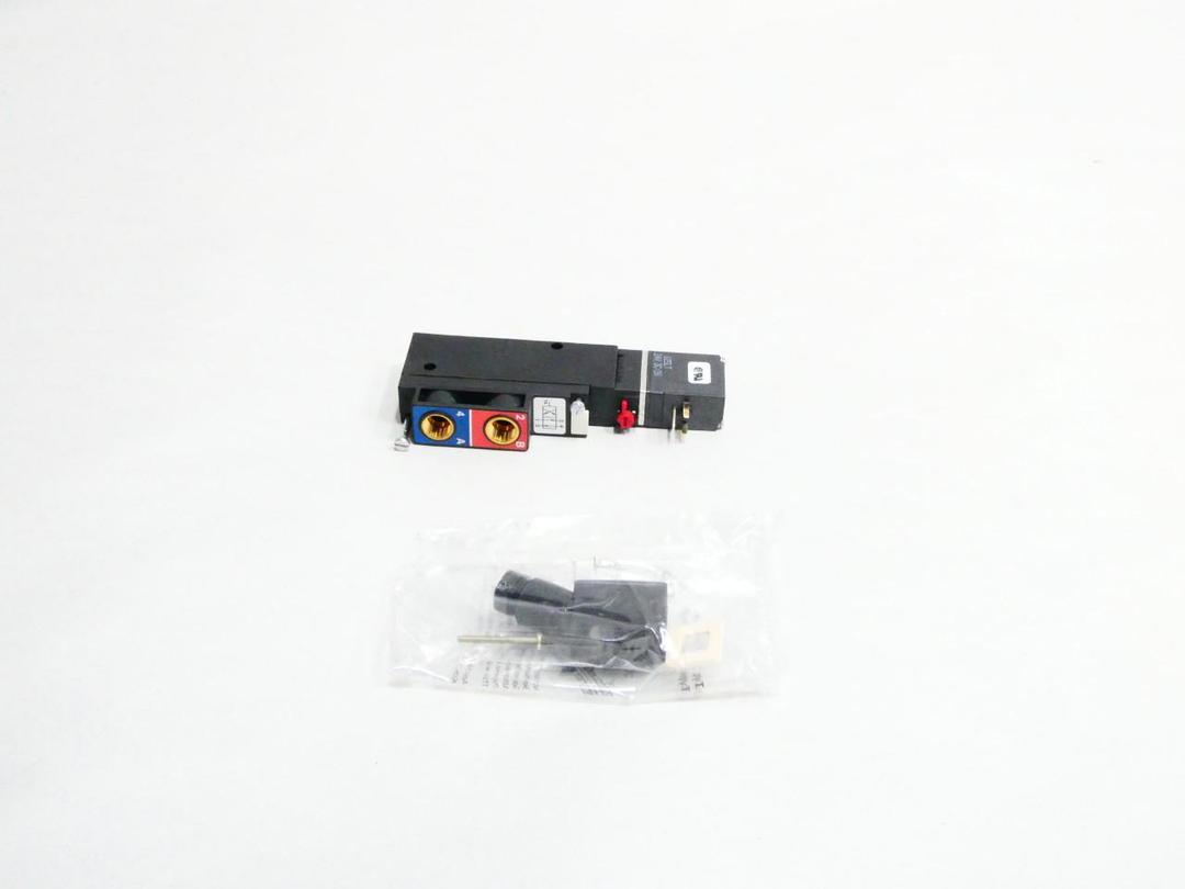 BURKERT 5470 G 5/32 PNEUMATIC SOLENOID VALVE 24V-AC 1/8IN NPT 100PSI