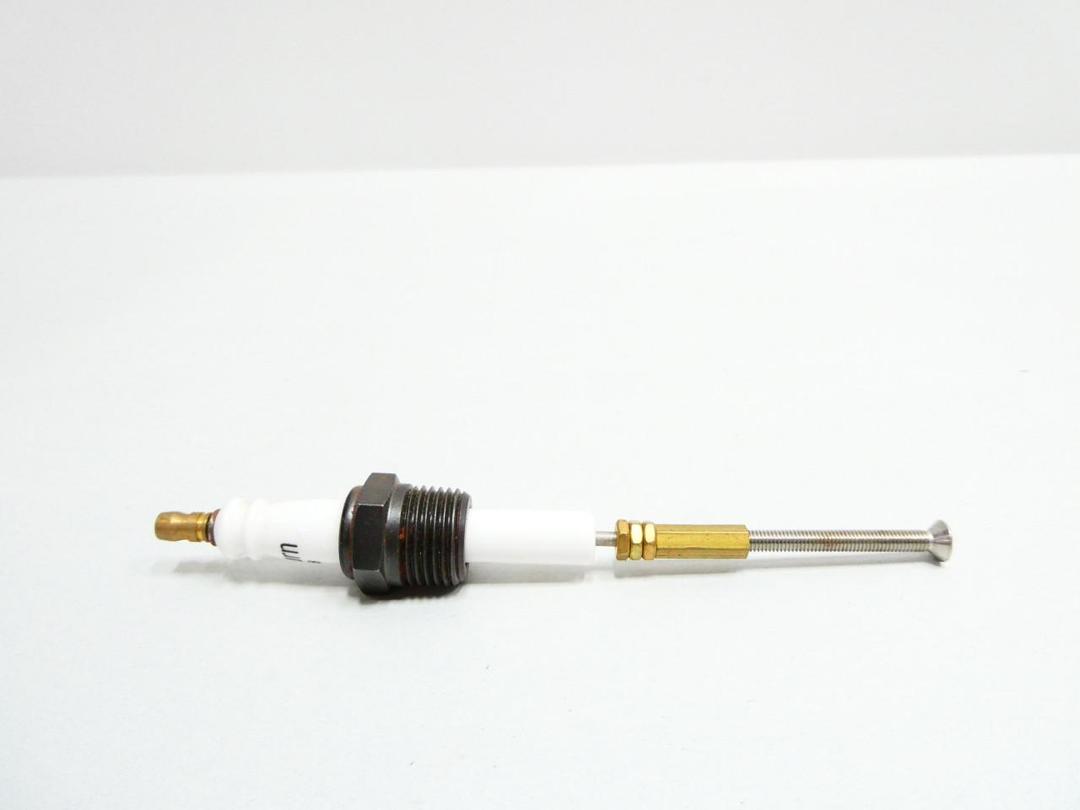 AUBURN F-68 FEEDTHROUGH INSULATOR