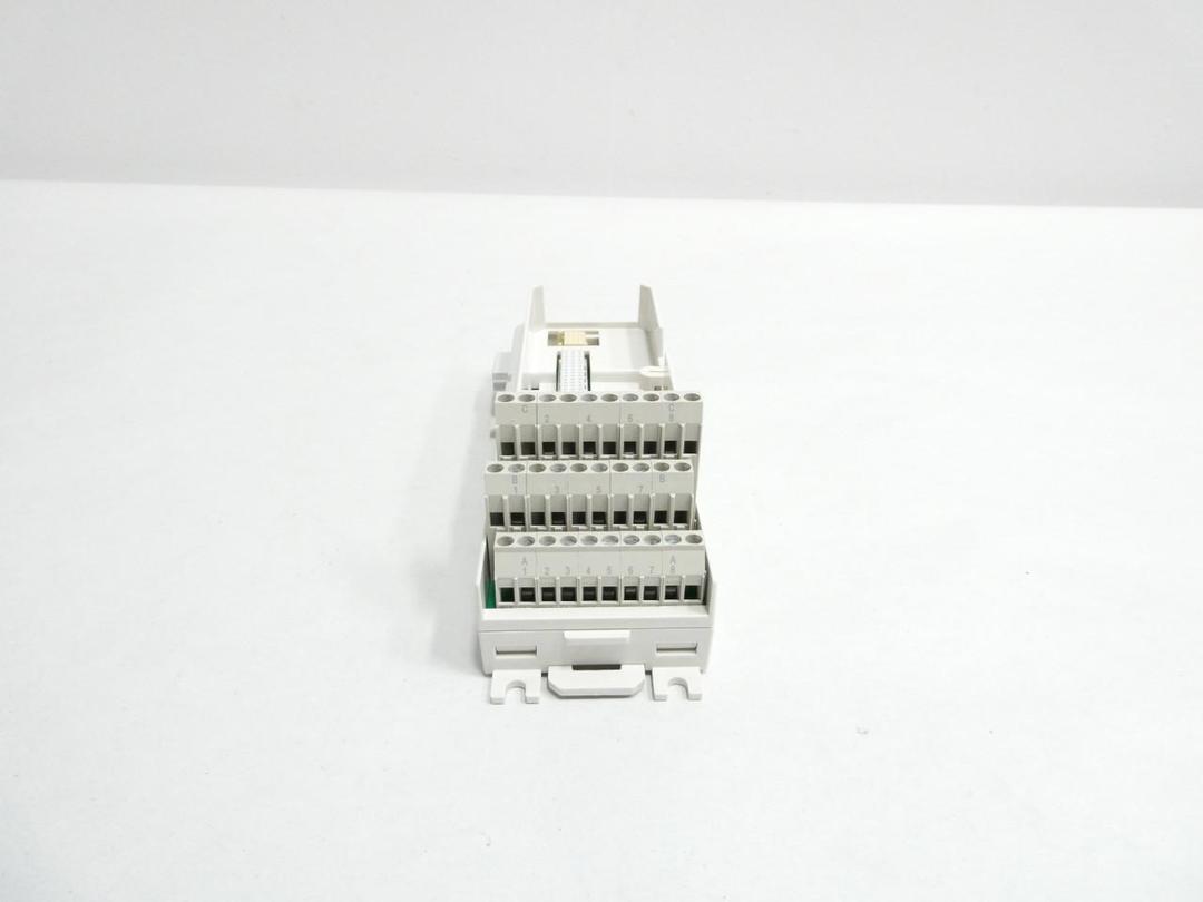 ABB SBSE013231R1 S800 I/O COMPACT MTU MODULE