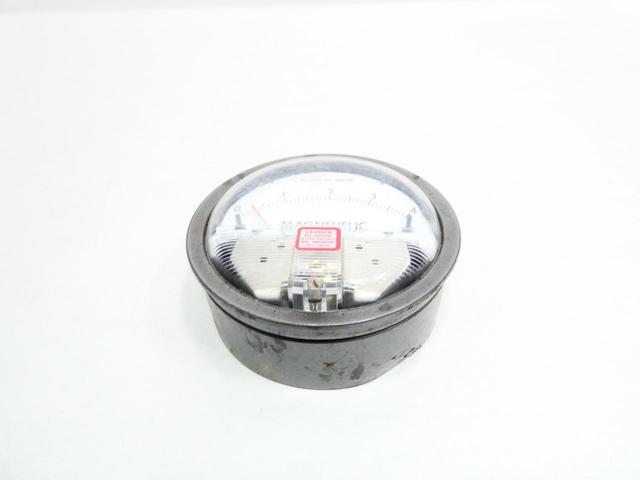 DWYER 2004C MAGNEHELIC PRESSURE GAUGE 0-4IN-H2O