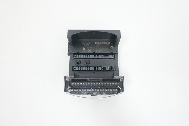 GENERAL ELECTRIC GE IC200CHS002M BOX STYLE I/O CARRIER MODULE