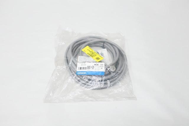 OMRON D4C-1320 LIMIT SWITCH 250V-AC 30V-DC
