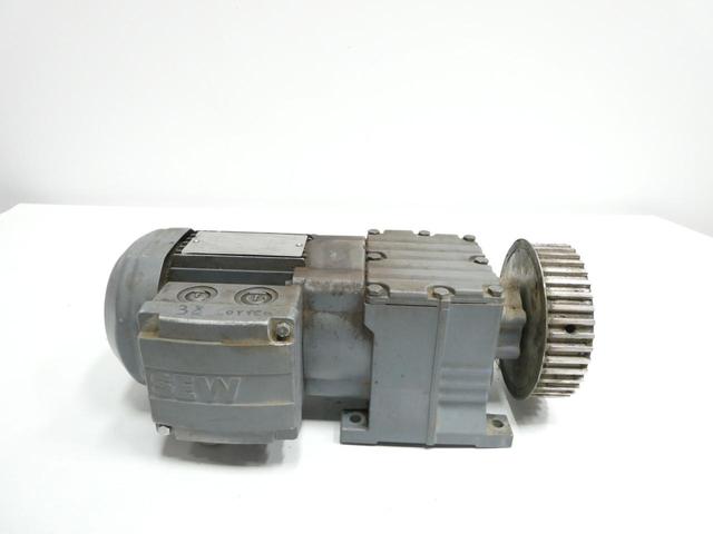 SEW EURODRIVE R17 DR63S4 GEARMOTOR 26RPM 3PH 0.12KW 230/400V-AC