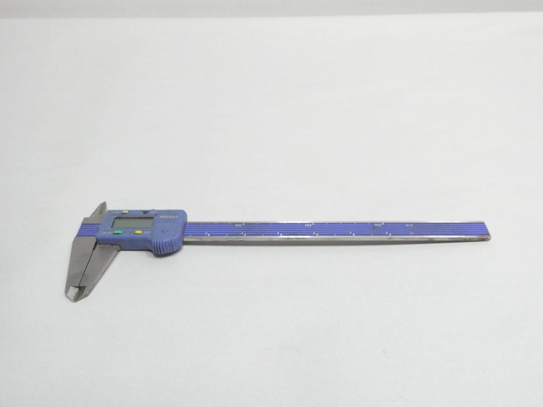 MITUTOYO SC-8"C DIGITAL CALIPER 0-8IN