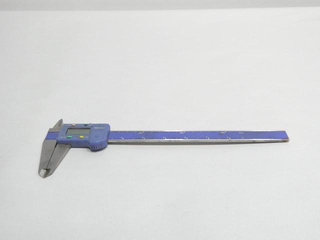 MITUTOYO SC-8"C DIGITAL CALIPER 0-8IN
