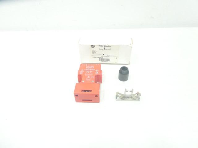 ALLEN BRADLEY 440K-T11202 GUARDMASTER TROJAN 5 SAFETY SWITCH