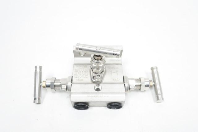 WHITEY SS-M3NBF8-FL-G INSTRUMENT MANIFOLD 6000PSI