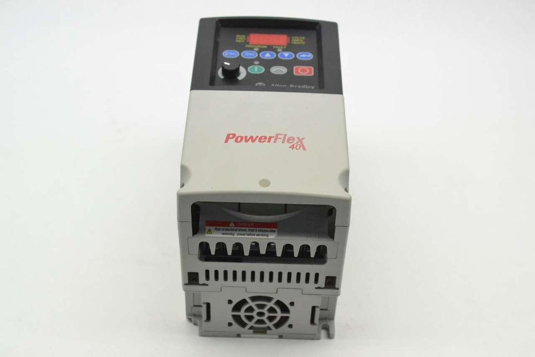 ALLEN BRADLEY 22B-D2P3N104 POWERFLEX 40 AC VFD DRIVE 480V-AC 0-400HZ 1HP