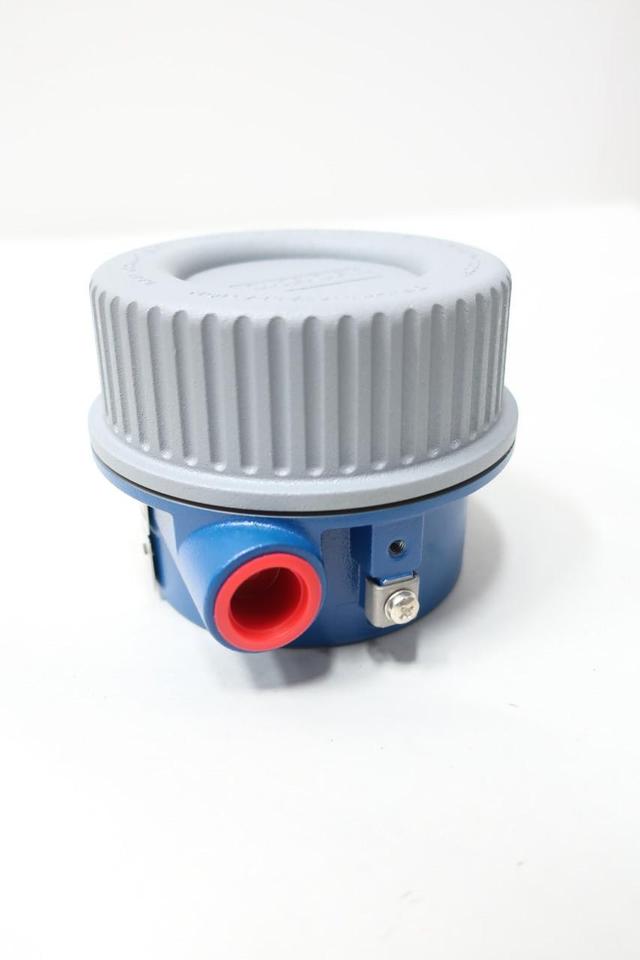 FOXBORO RTT80-T1SSQNAFN-M1 TEMPERATURE TRANSMITTER 0-250F 8-30V-DC