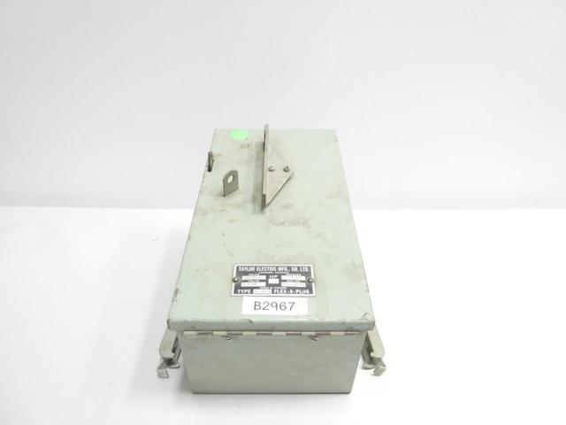 TAYLOR FSF5733 FUSIBLE DISCONNECT SWITCH 3P 30A AMP 575V-AC