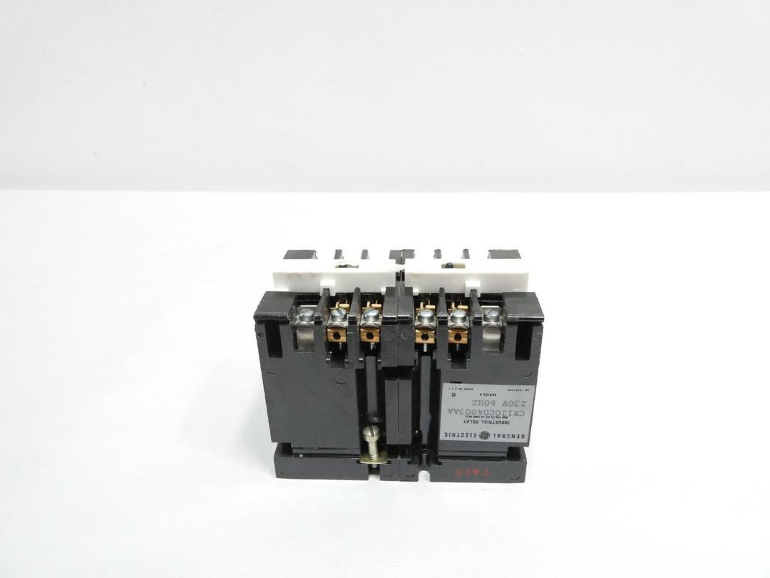 GENERAL ELECTRIC GE CR120C04003AA CONTROL RELAY 300V-AC