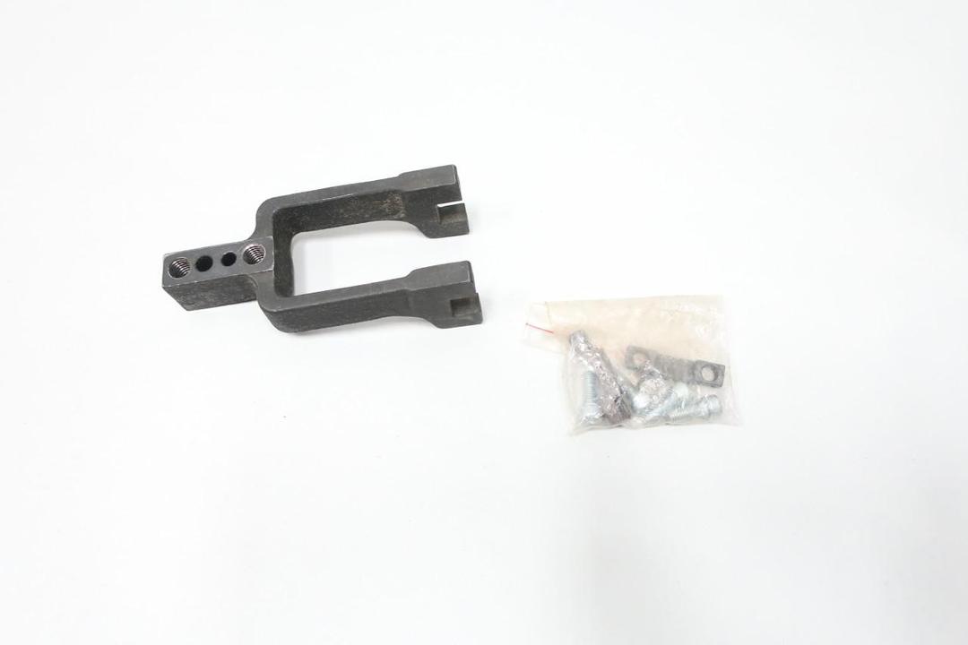 DESTACO 8UM405-00-117 PNEUMATIC POWER CLAMP ARM