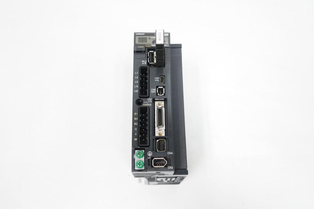 OMRON R88D-KN02L-ML2 SERVO DRIVE 0-500HZ 100-120V-AC 0-120V-AC 3PH 200W