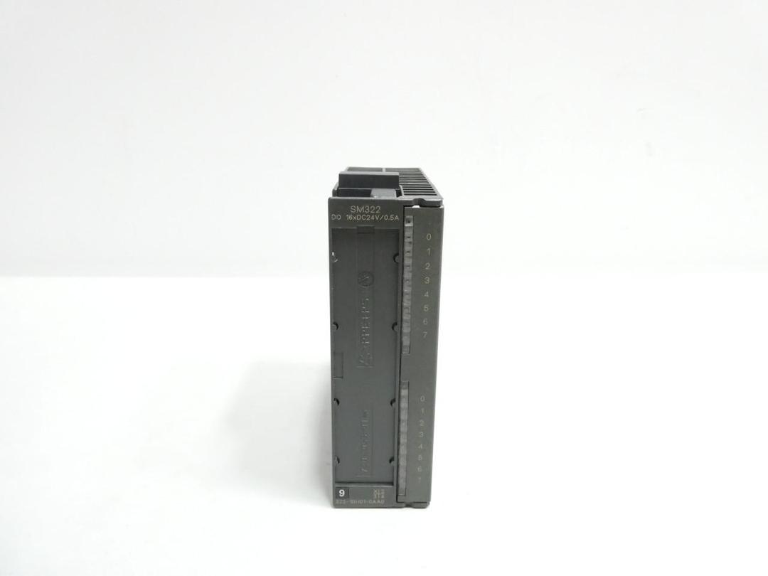 SIEMENS 6ES7 322-1BH01-0AA0 SIMATIC S7 DIGITAL OUTPUT MODULE