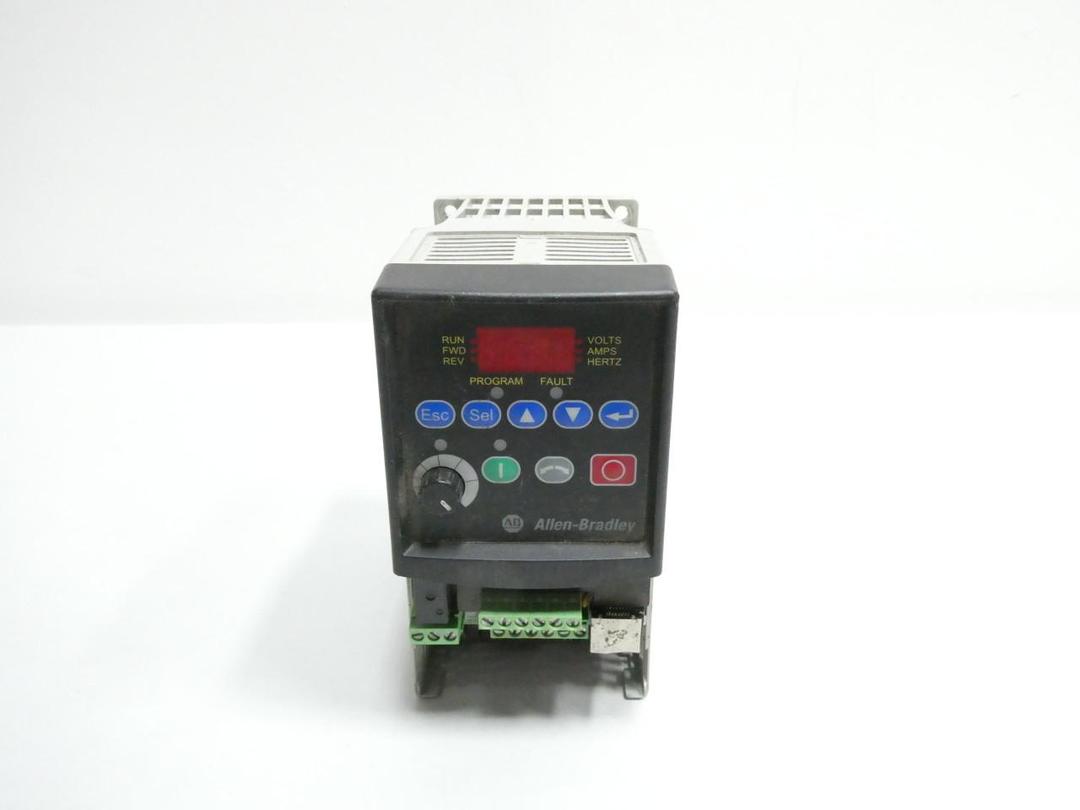 ALLEN BRADLEY 22A-D4P0N104 POWERFLEX 4 AC VFD DRIVE 0-240HZ 0-460V-AC 2HP