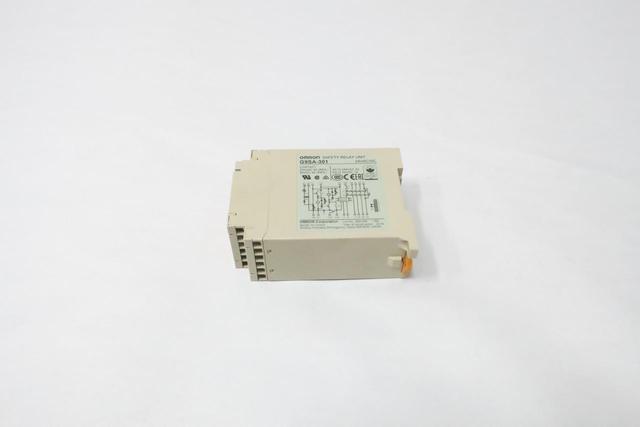 OMRON G9SA-301 SAFETY RELAY 24V-AC/DC