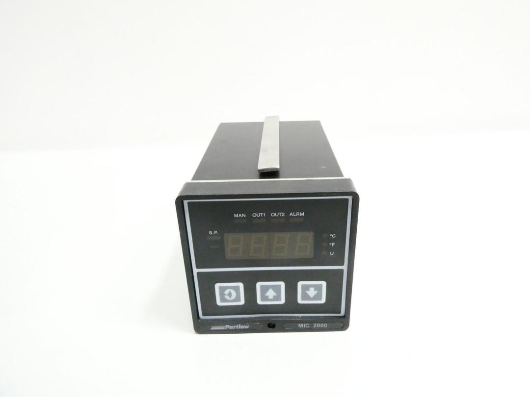 PARTLOW MIC 2000 2133001 TEMPERATURE CONTROLLER 215V-AC