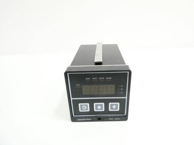 PARTLOW MIC 2000 2133001 TEMPERATURE CONTROLLER 215V-AC