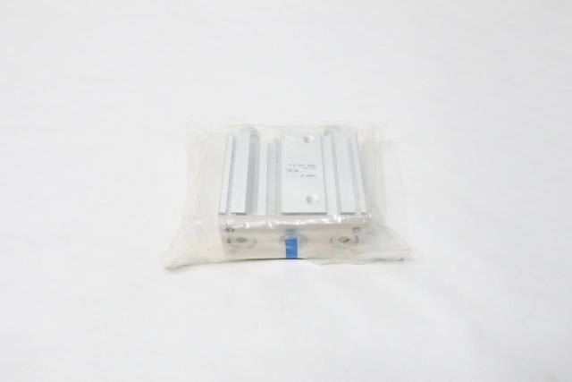 SMC MGQM32-30 PNEUMATIC GUIDE BEARING DOUBLE ACTING 0.25IN 1MPA