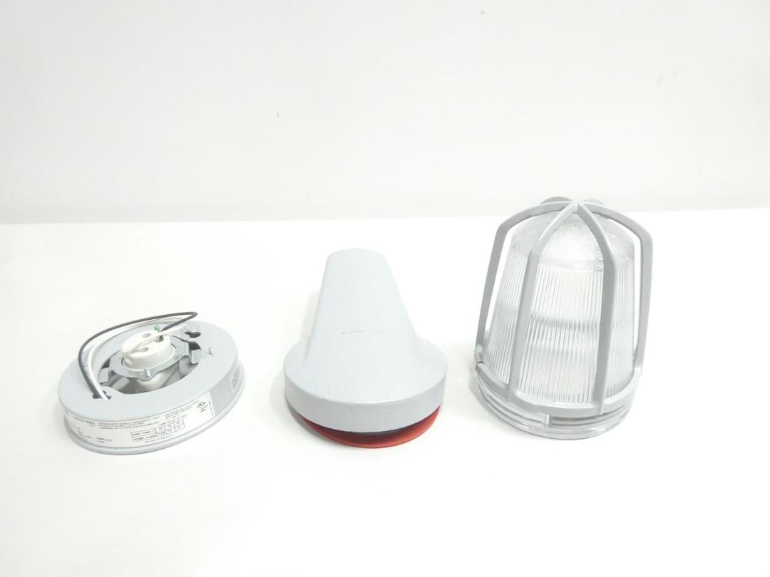 EATON VXHA45GP VAPORGARD GLASS GLOBE GUARD INCANDESCENT LUMINAIRE
