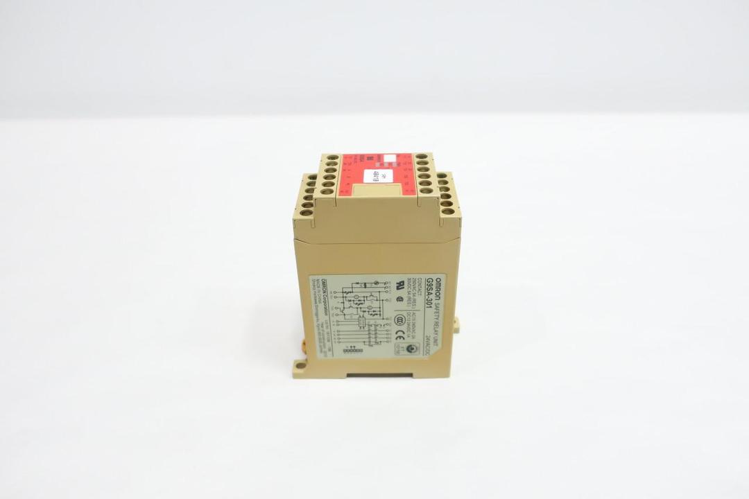 OMRON G9SA-301 SAFETY RELAY 24V-AC 24V-DC