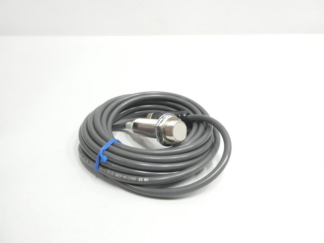 OMRON E2E2-X7D1 PROXIMITY SWITCH 12-24V-DC
