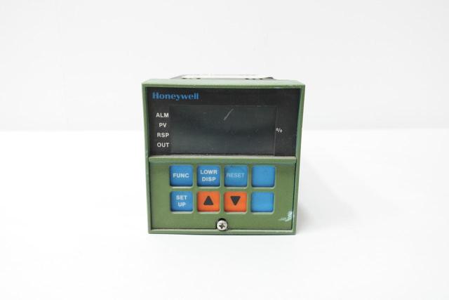 HONEYWELL DC3006-0-000-3-00-0111 TEMPERATURE CONTROLLER 120V-AC