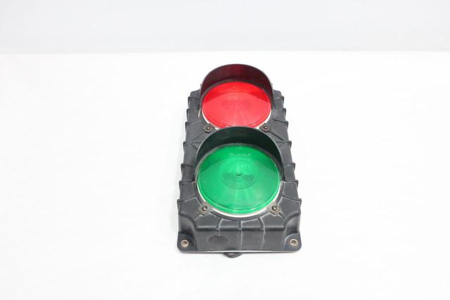 SERCO 823 E165079 LOADING BAY TRAFFIC CONTROL LIGHT FIXTURE 115V-AC