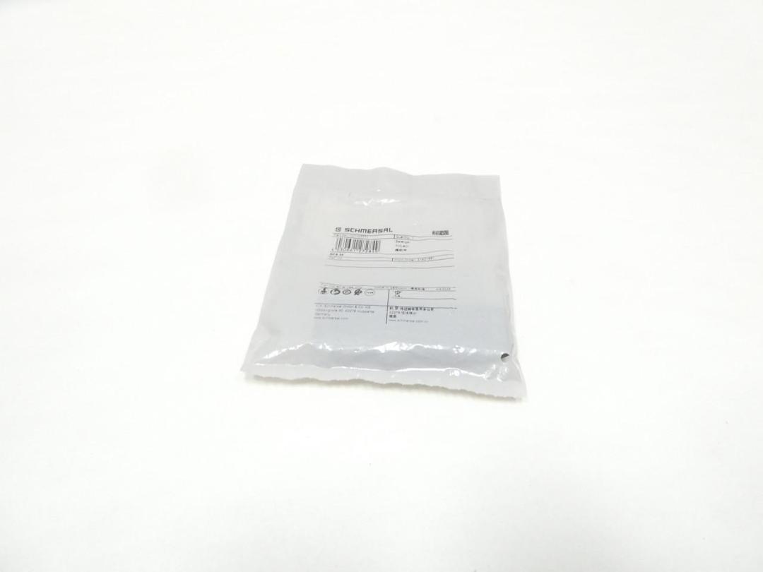 SCHMERSAL 101107771 SAFETY PROXIMITY SWITCH