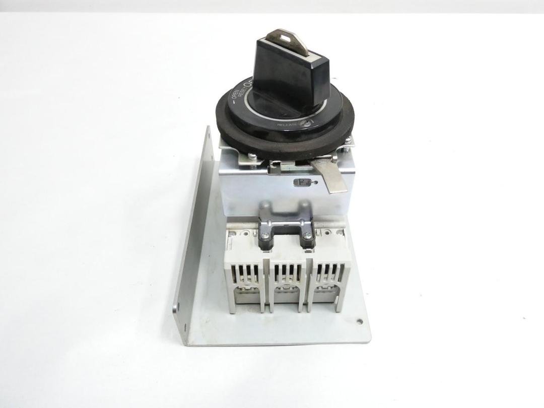 FUJI BW50KAGU-3P020 MOLDED CASE CIRCUIT BREAKER 3P 20A AMP 220V-AC