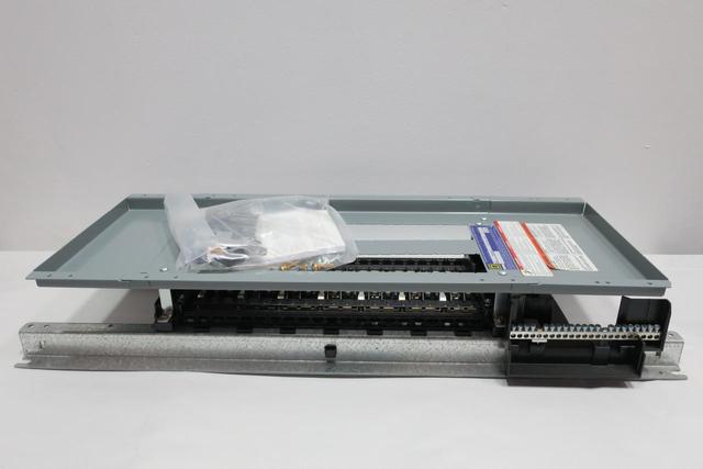 SQUARE D NQ442L2C 225A MAIN BREAKER PANELBOARD INTERIOR