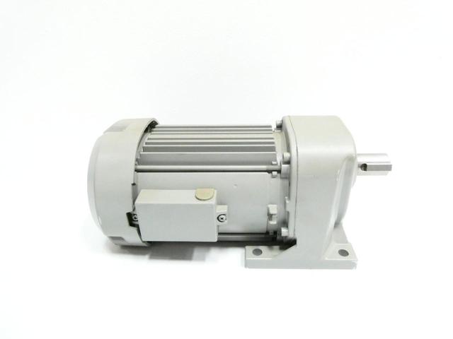 HITACHI CA24-040-15 GEARMOTOR 100/120RPM 3PH 0.4KW 200/220V-AC