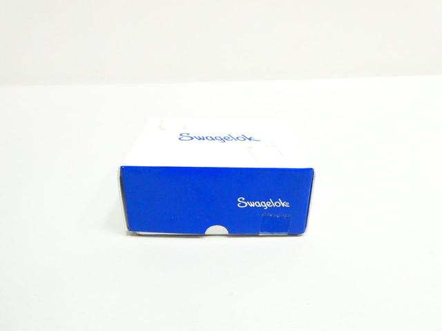 BOX OF 25 SWAGELOK SS-600-1-2 STAINLESS PIPE ADAPTER 3/8IN TUBE X 1/8IN NPT